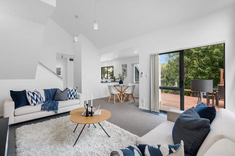 Photo of property in 15a Tallington Crescent, Torbay, Auckland, 0630