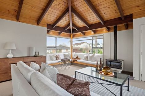 Photo of property in 14 Fielding Crescent, Farm Cove, Auckland, 2012