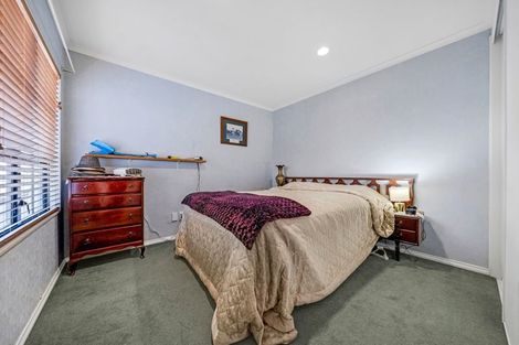 Photo of property in 5 Figtree Terrace, Goodwood Heights, Auckland, 2105