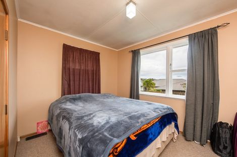 Photo of property in 26 Link Road, Newlands, Wellington, 6037