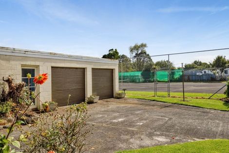 Photo of property in 16 Old South Road, Okato, 4335