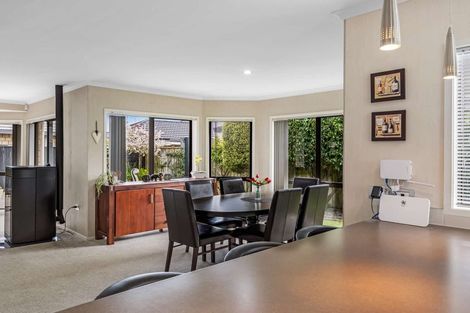 Photo of property in 9 Barry Curtis Place, Levin, 5510