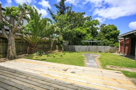 Photo of property in 135 Sunnynook Road, Forrest Hill, Auckland, 0620