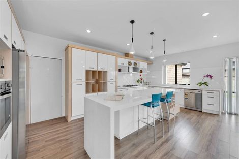 Photo of property in 37 Rosewell Crescent, Flat Bush, Auckland, 2019