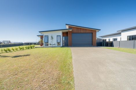 Photo of property in 10 Red Deer Place, Te Anau, 9600