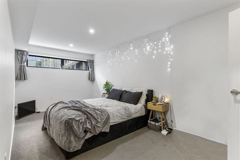 Photo of property in 1/4 Mcquoid Place, Glenfield, Auckland, 0629