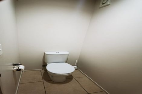 Photo of property in 20 Bournemouth Terrace, Murrays Bay, Auckland, 0630