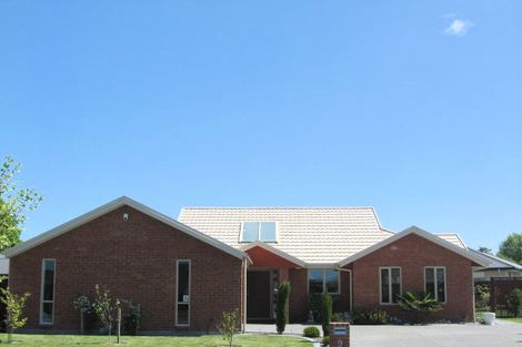 Photo of property in 9 Willowview Drive, Redwood, Christchurch, 8051