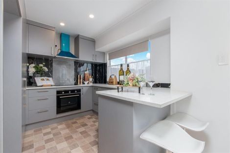 Photo of property in 2/43 Solveig Place, Randwick Park, Auckland, 2105