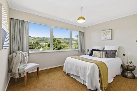 Photo of property in 17 Saint Edmund Crescent, Tawa, Wellington, 5028