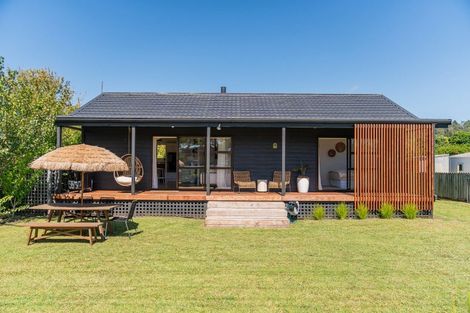 Photo of property in 32 Captain Cook Road, Cooks Beach, Whitianga, 3591