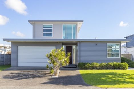 Photo of property in 12 Te Mauri Place, Omaha, 0986