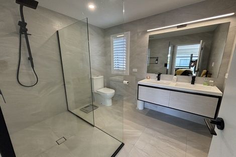 Photo of property in 16 Mutetai Road, Clarks Beach, 2122