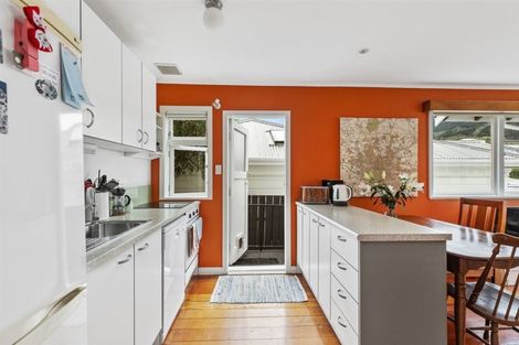 Photo of property in 42 Porritt Avenue, Mount Victoria, Wellington, 6011