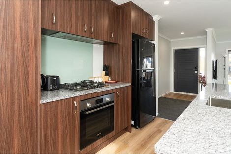 Photo of property in 2 Rotoiti Place, Paraparaumu, 5032