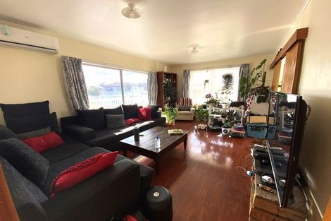 Photo of property in 30 Megan Avenue, Pakuranga Heights, Auckland, 2010