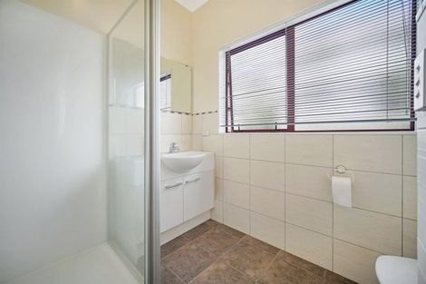 Photo of property in 32 Cairnsvale Rise, Manurewa, Auckland, 2105