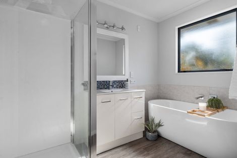 Photo of property in 12 Whiting Drive, Wakefield, 7025