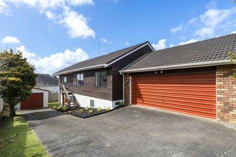 Photo of property in 4229 Great North Road, Glendene, Auckland, 0602