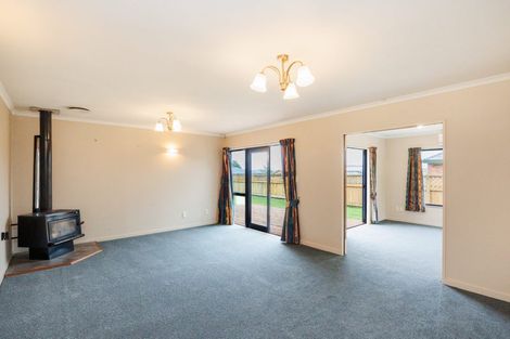 Photo of property in 27 Parnell Heights Drive, Kelvin Grove, Palmerston North, 4414