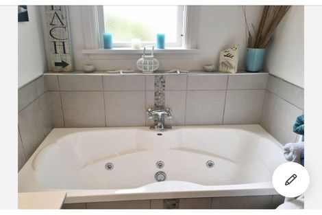 Photo of property in 17 Queen Street, Brighton, Dunedin, 9035