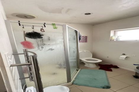 Photo of property in 2/5 Downing Street, Glenfield, Auckland, 0629