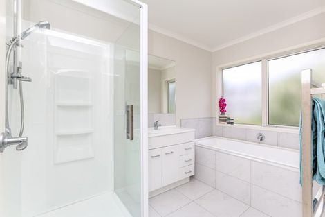 Photo of property in 14 Ryder Drive, Waiwhakaiho, New Plymouth, 4312