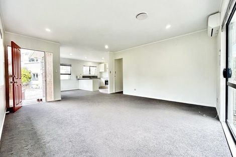 Photo of property in 4b Kathy Terrace, Stanmore Bay, Whangaparaoa, 0932