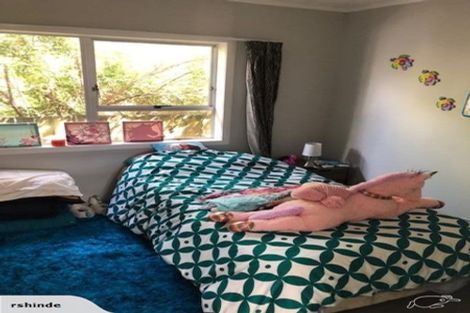 Photo of property in 1/4 Kaurilands Road, Titirangi, Auckland, 0604