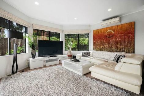 Photo of property in 7 Robina Court, Burswood, Auckland, 2013