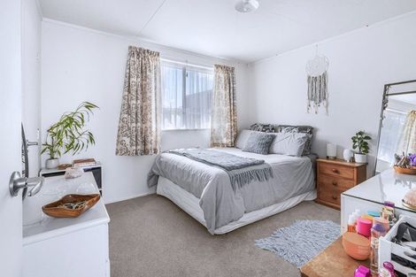 Photo of property in 35 Crawshaw Drive, Nawton, Hamilton, 3200