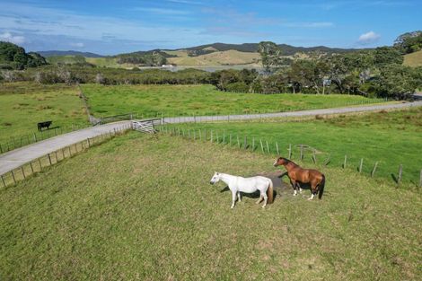 Photo of property in 215 Kempthorne Road, Russell, 0272