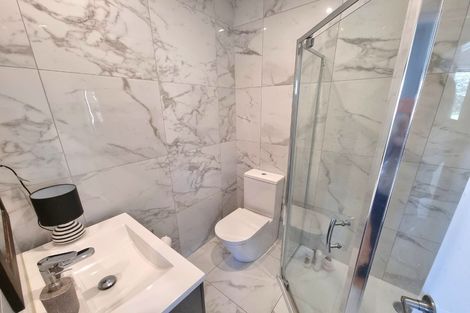 Photo of property in 12 Seabreeze Road, Narrow Neck, Auckland, 0624