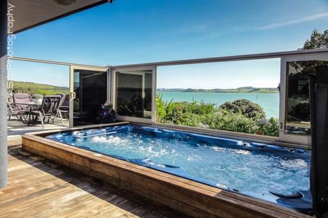 Photo of property in 254 Beach Road, Onerahi, Whangarei, 0110