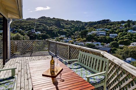 Photo of property in 2 Gordon Road, Plimmerton, Porirua, 5026