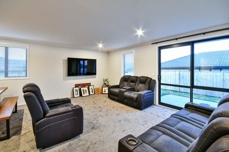 Photo of property in 82 Harriet Johnston Drive, Pokeno, 2402