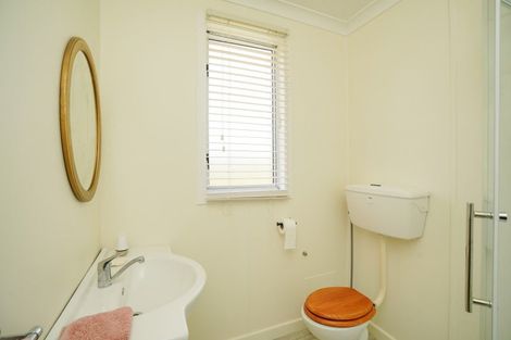 Photo of property in 11 Memorial Avenue, Drummond, Otautau, 9683