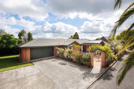 Photo of property in 127 Summerhill Drive, Fitzherbert, Palmerston North, 4410