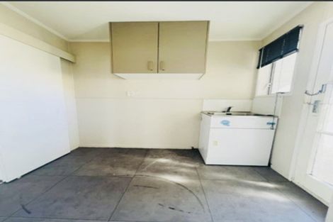 Photo of property in 20 Fiesta Drive, Half Moon Bay, Auckland, 2012