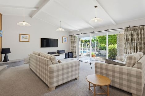 Photo of property in 21 Rawene Street, Waikanae, 5036