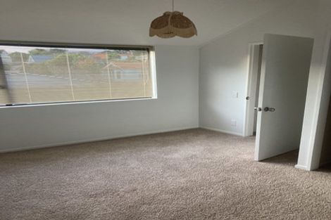 Photo of property in 2/136 Karori Road, Karori, Wellington, 6012