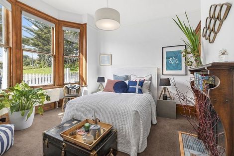 Photo of property in 82 Creswick Terrace, Northland, Wellington, 6012