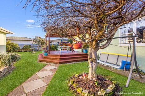 Photo of property in 2 Marsden Place, Awapuni, Palmerston North, 4412