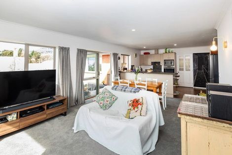 Photo of property in 7 Gilders Grove, Heathcote Valley, Christchurch, 8022