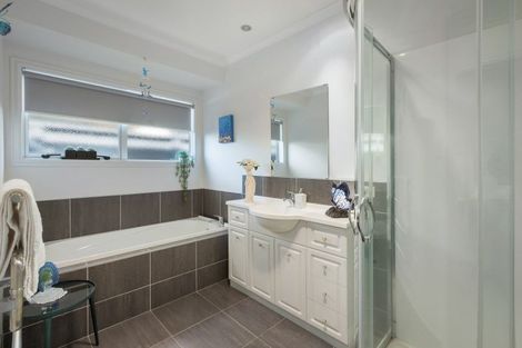 Photo of property in 8 Kasey Josh Place, Katikati, 3129