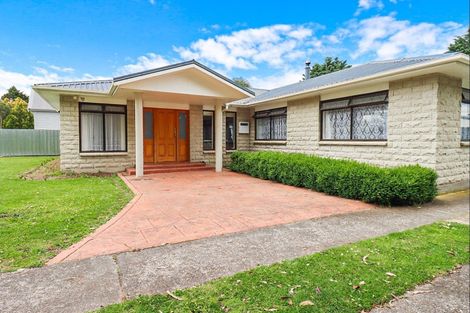 Photo of property in 15 Windsor Street, Dannevirke, 4930