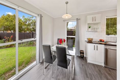 Photo of property in 10 Agar Place, Favona, Auckland, 2024