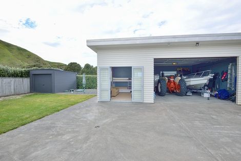 Photo of property in 215 Newcastle Street, Mahia, 4198