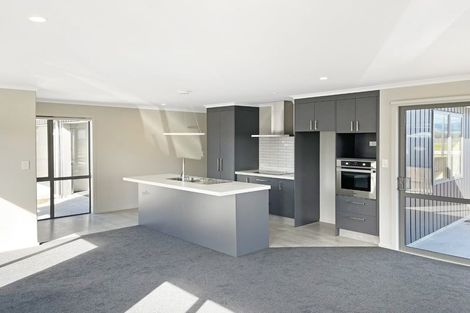 Photo of property in 2 Salers Lane, Papamoa, 3118