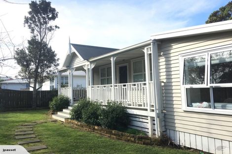 Photo of property in 42 Line Road, Glen Innes, Auckland, 1072
